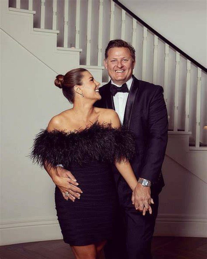 Pose: Former TV host Lauren looked incredible in a black crop top which she paired with matching leather trousers